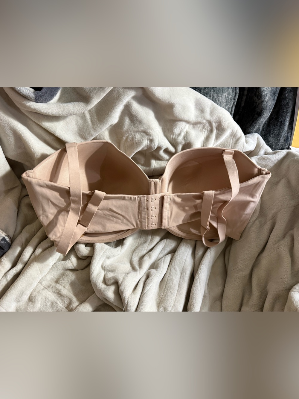 Skims Fits Everyone strapless bra Shade Mica , wired— 42H— - Picture 6 of 12